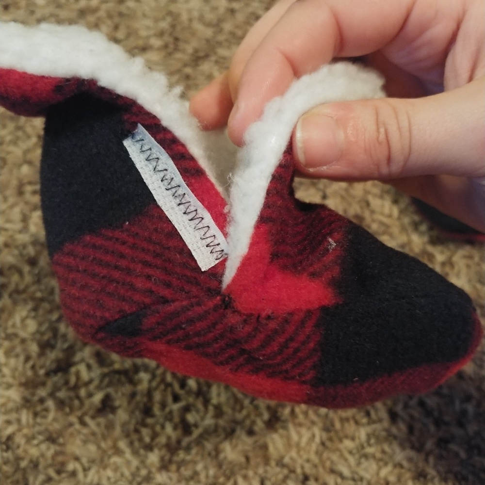 Plaid booties for baby - Picture 2 of 4